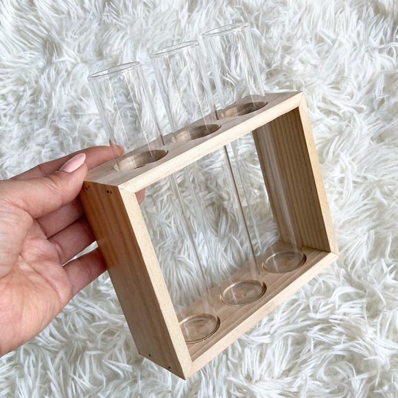 Vase - Picture 4 of 9